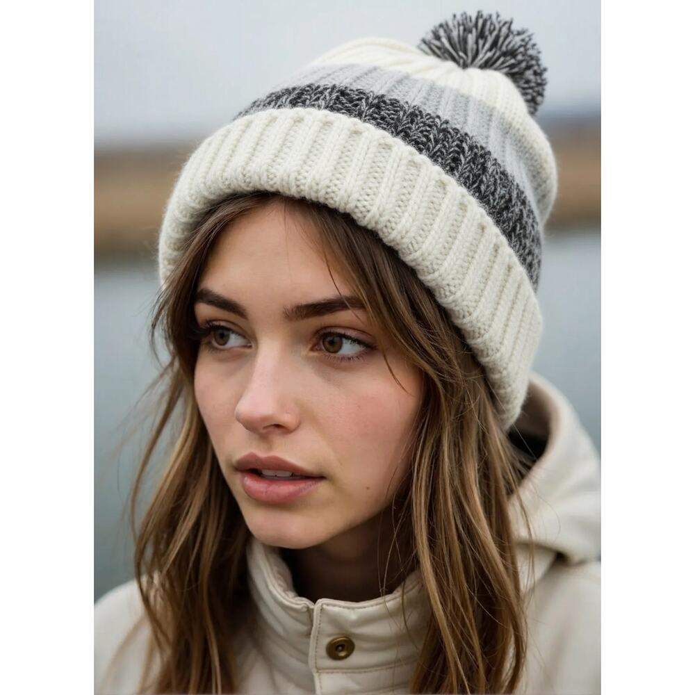 NWOT Heat Holders Sloane Roll Up Hat White/Gray One Size